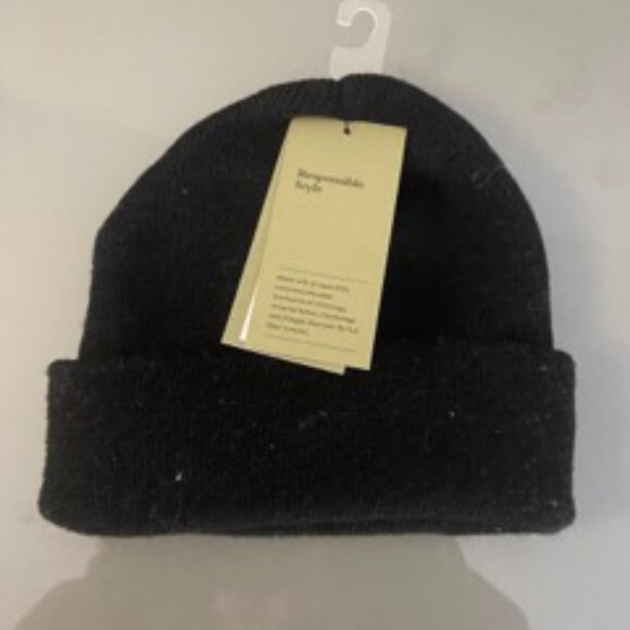 NEW Black Beanie Hat - Picture 3 of 3